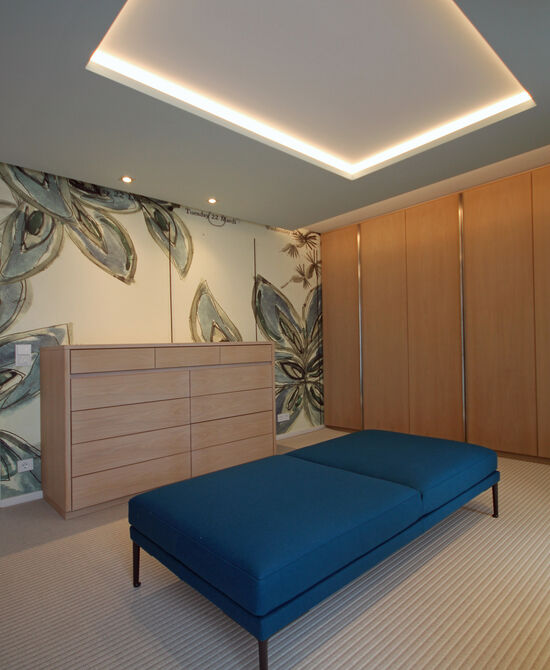 Im Büro für Innenarchitektur von Innenarchitekt Andreas Ptatscheck in München beraten Sie kompetente Innenarchitekten und Interior Designer zu allen Themen zum Ankleidezimmer, zu Möbeln, Einbauten und Beleuchtung.