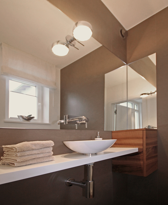 Innenarchitekt und Interior Designer Andreas Ptatscheck, München, bietet in seinem Büro für Innenarchitektur und Interior Design Planung und Beratung für das Gäste-Bad.