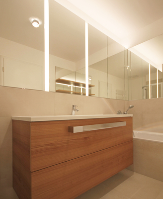 Großzügiges Badezimmer | Innenarchitekt in München - Andreas Ptatscheck