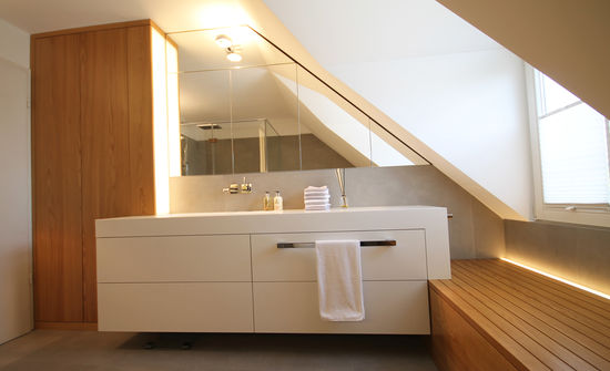 Innenarchitekt Andreas Ptatscheck, München berät Sie zu allen Themen der Innenarchitektur und des Interior Design, z.B. zum Badezimmer. Das Beispiel zeigt einen Waschtisch.