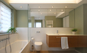 Innenarchitekt Andreas Ptatscheck, München, optimierte den Grundriss des Bauträgers und definierte Innenarchitektur und Interior Design für das Badezimmer mit Spiegelschrank.