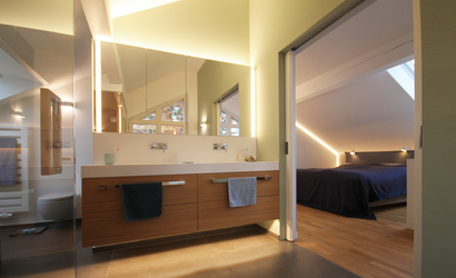 Innenarchitekt Andreas Ptatscheck, München berät Sie zu allen Themen der Innenarchitektur und des Interior Design, z.B. zum Badezimmer. Das Beispiel zeigt ein Schlafzimmer mit einem Bad en Suite.