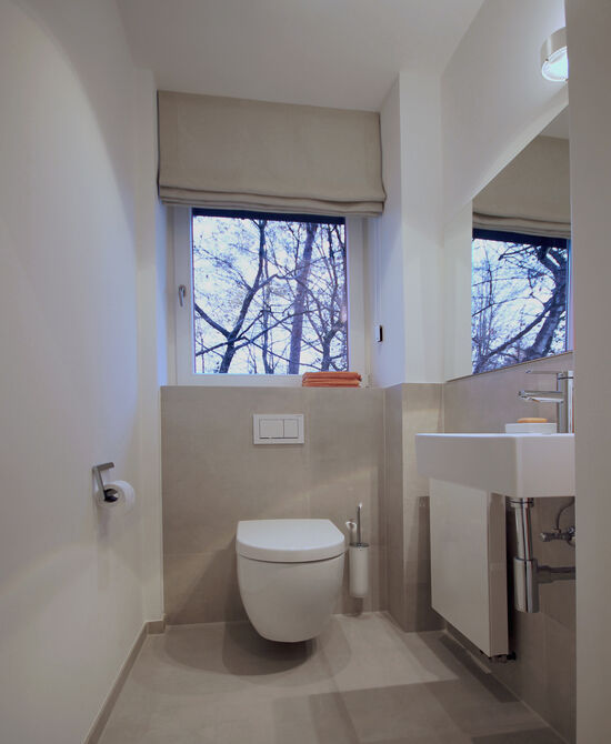 Innenarchitekt und Interior Designer Andreas Ptatscheck, München, bietet in seinem Büro für Innenarchitektur und Interior Design Planung und Beratung für Bäder und WC-Räume.