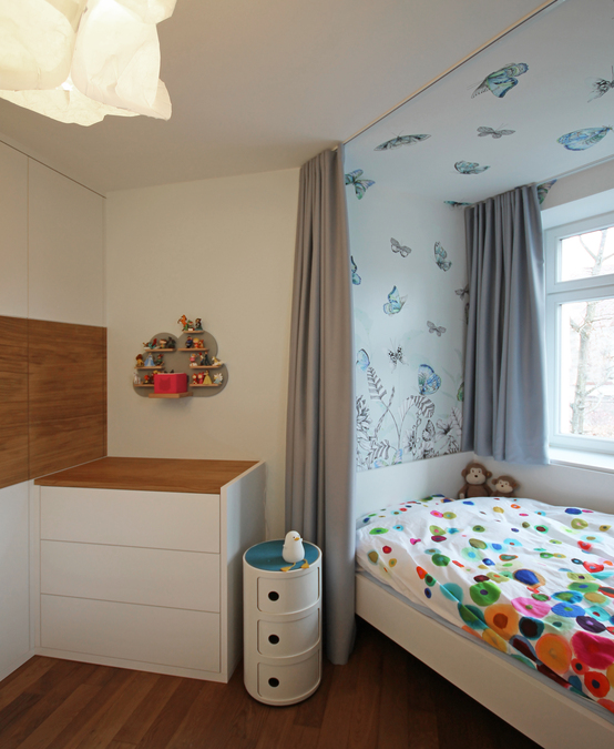 Innenarchitekt und Interior Designer Andreas Ptatscheck, München, entwarf das Kinderzimmer mit viel Phantasie und kreierte ein Himmelbett mit Schmetterlingen.