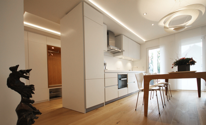 Innenarchitekt und Interior Designer Andreas Ptatscheck, München entwickelt Entwürfe für alle Bereiche der Innenarchitektur und entwirft funktionale Küchen und Foyers.