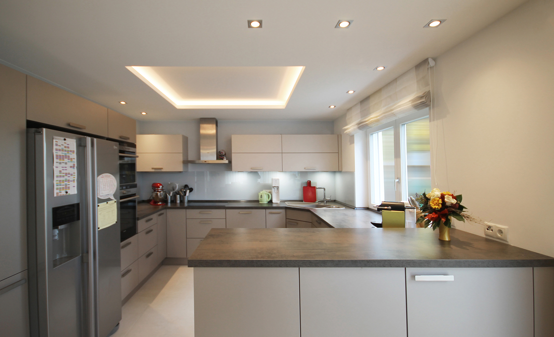 Innenarchitekt Andreas Ptatscheck, München, arbeitet nachhaltig, indem er vorhandene Einbauten und Bestandsmöbel nach Möglichkeit in das neue Entwurfskonzept einbindet.